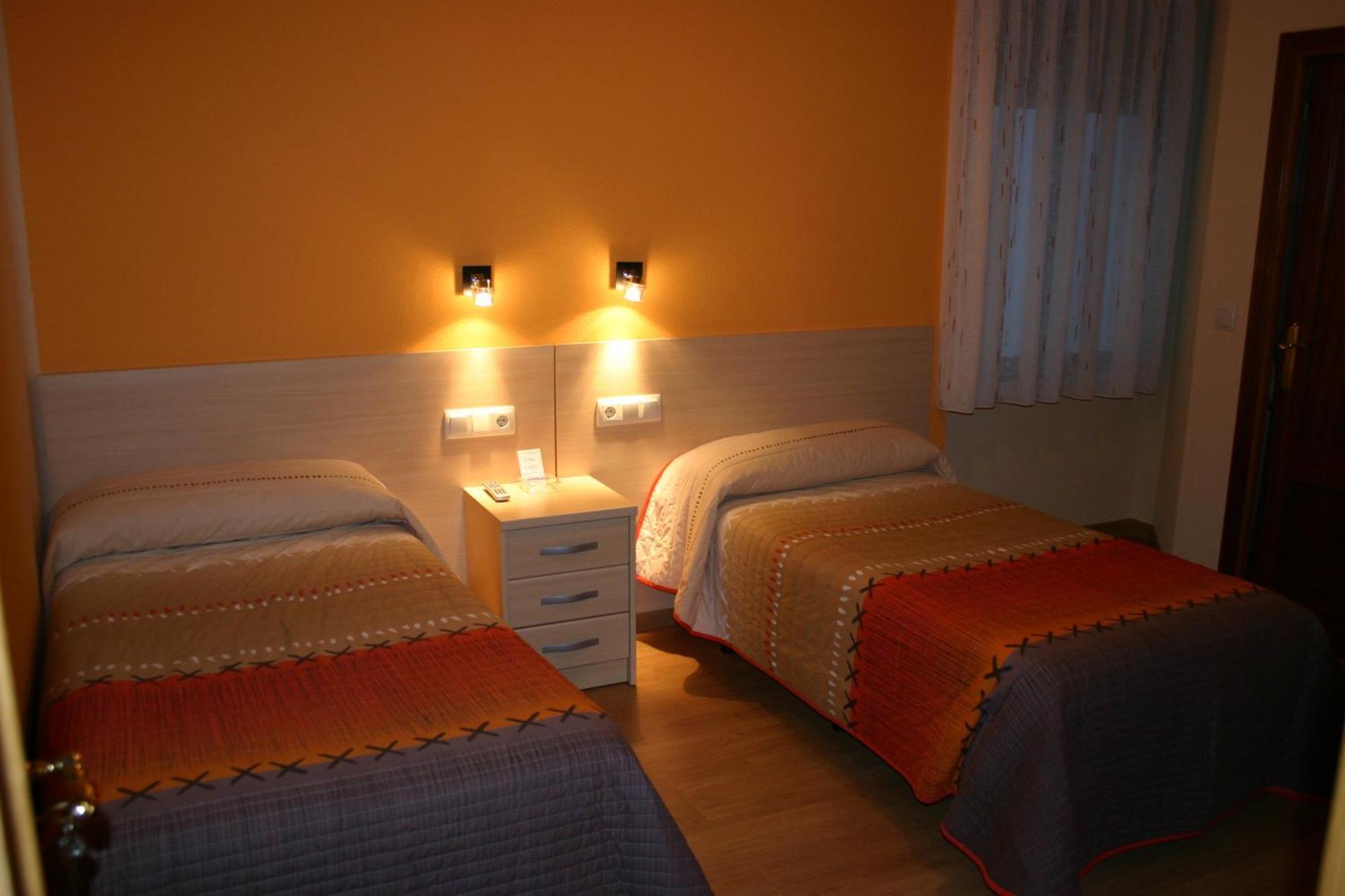 Hostal Hispanico I Саламанка Экстерьер фото