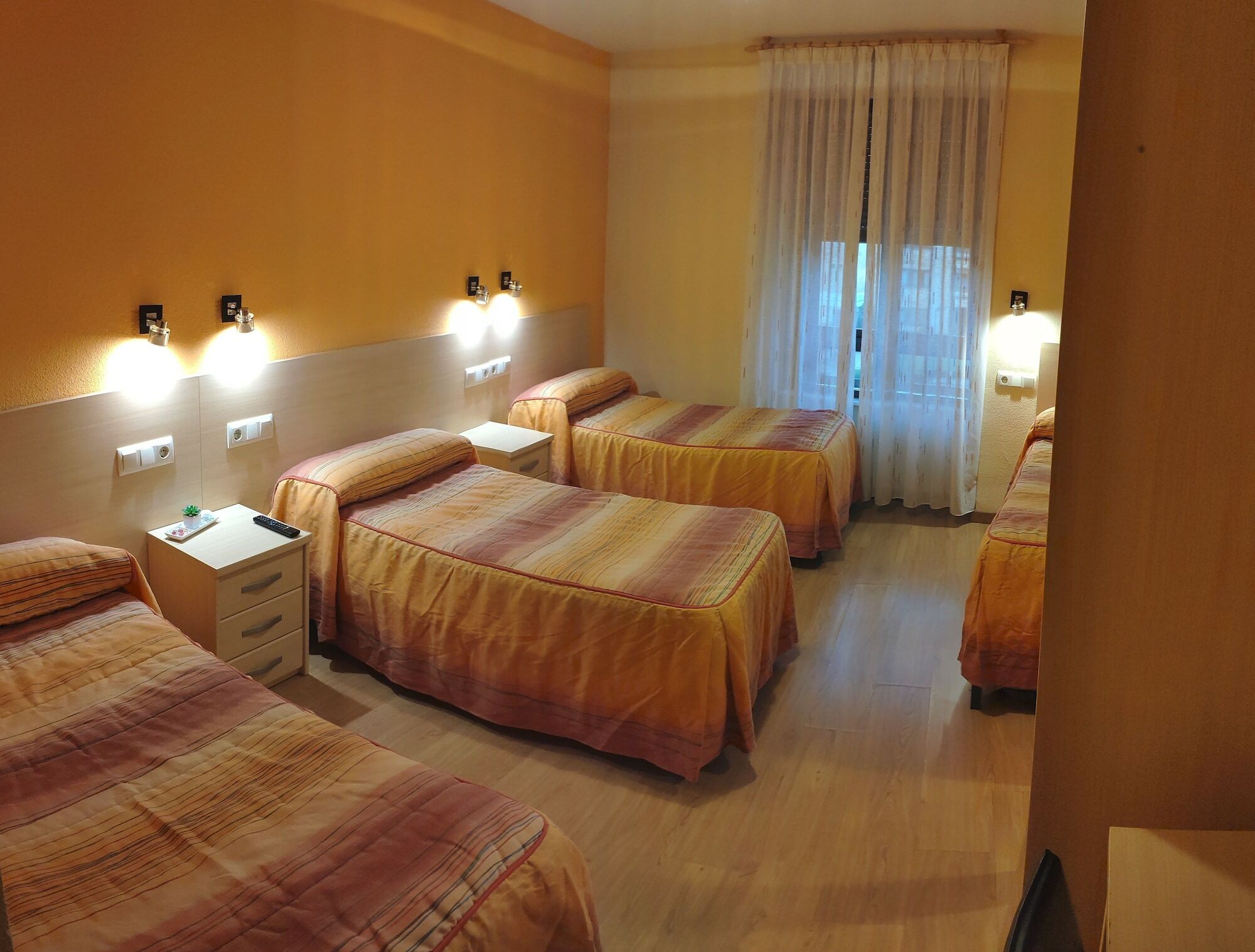 Hostal Hispanico I Саламанка Экстерьер фото
